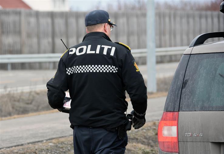 Politiet skrev mange forenklede forelegg i Totenvika, og i tillegg var det tre bilister som ble fotgjengere.