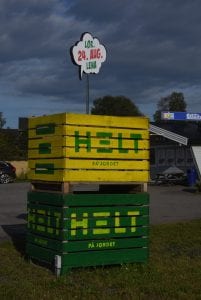 Det er festivalklart, her fra den særegne reklamen på Bilitt. 