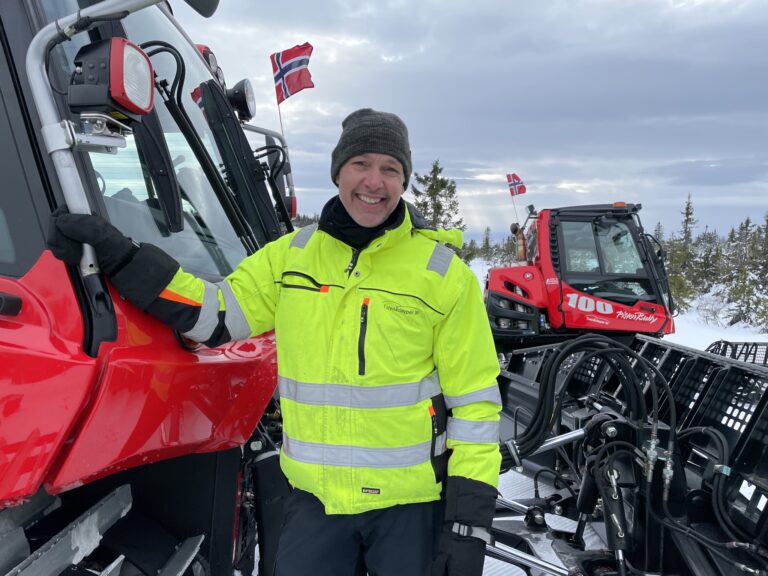 Arnt Ivar Holmstad i Totenåsløyper er imponert over innsatsen til Harald Udnæseth.